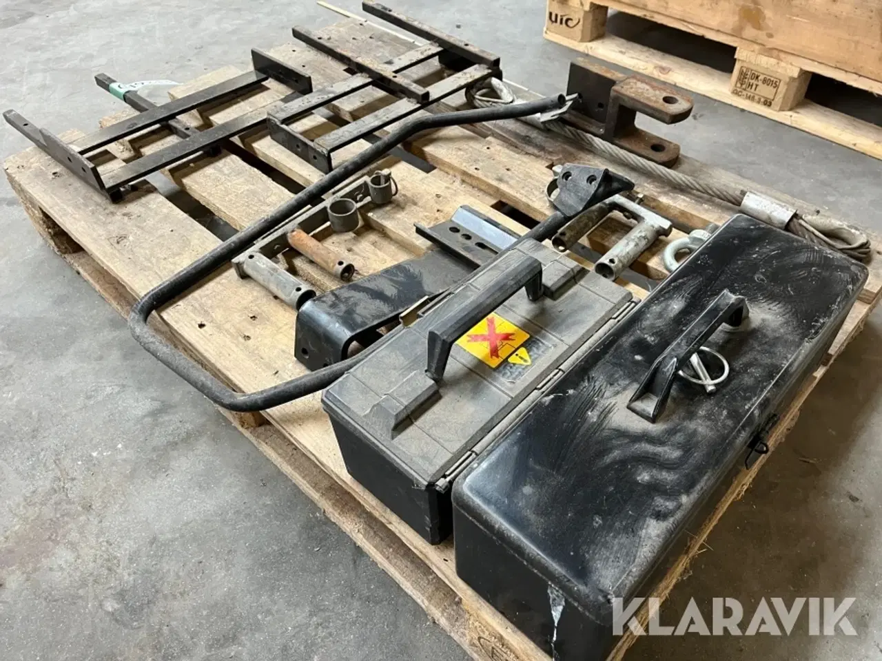 Billede 3 - John Deere værktøjskasse og øvrigt