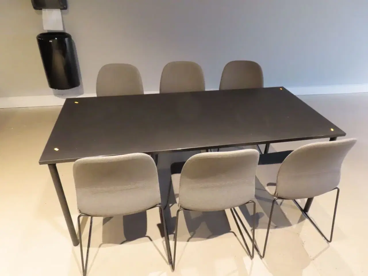 Billede 3 - Spisebord med 6 stole