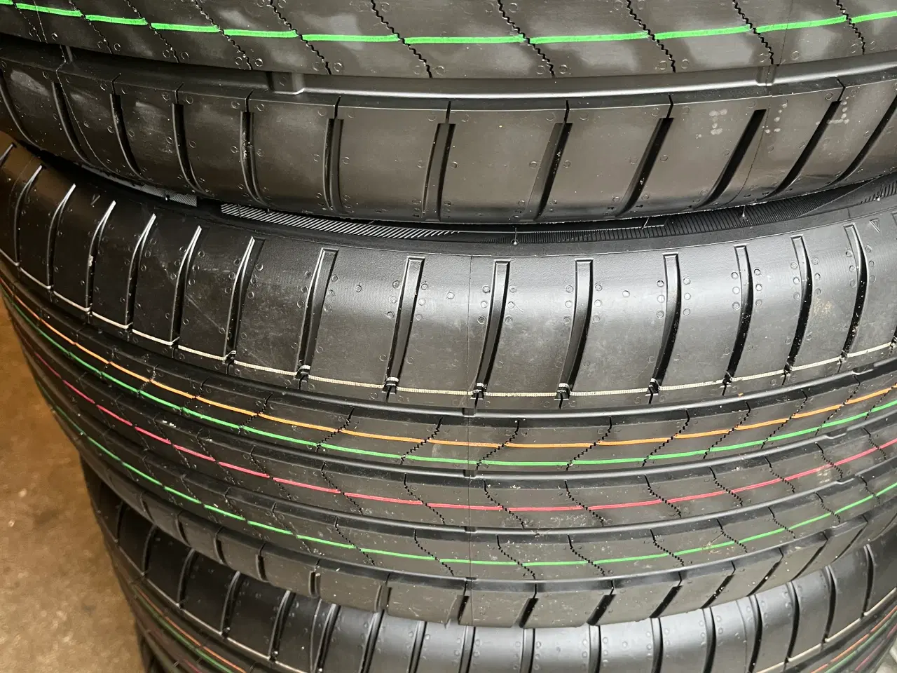 Billede 1 - Nye 215-45-20 sommerdæk Bridgestone