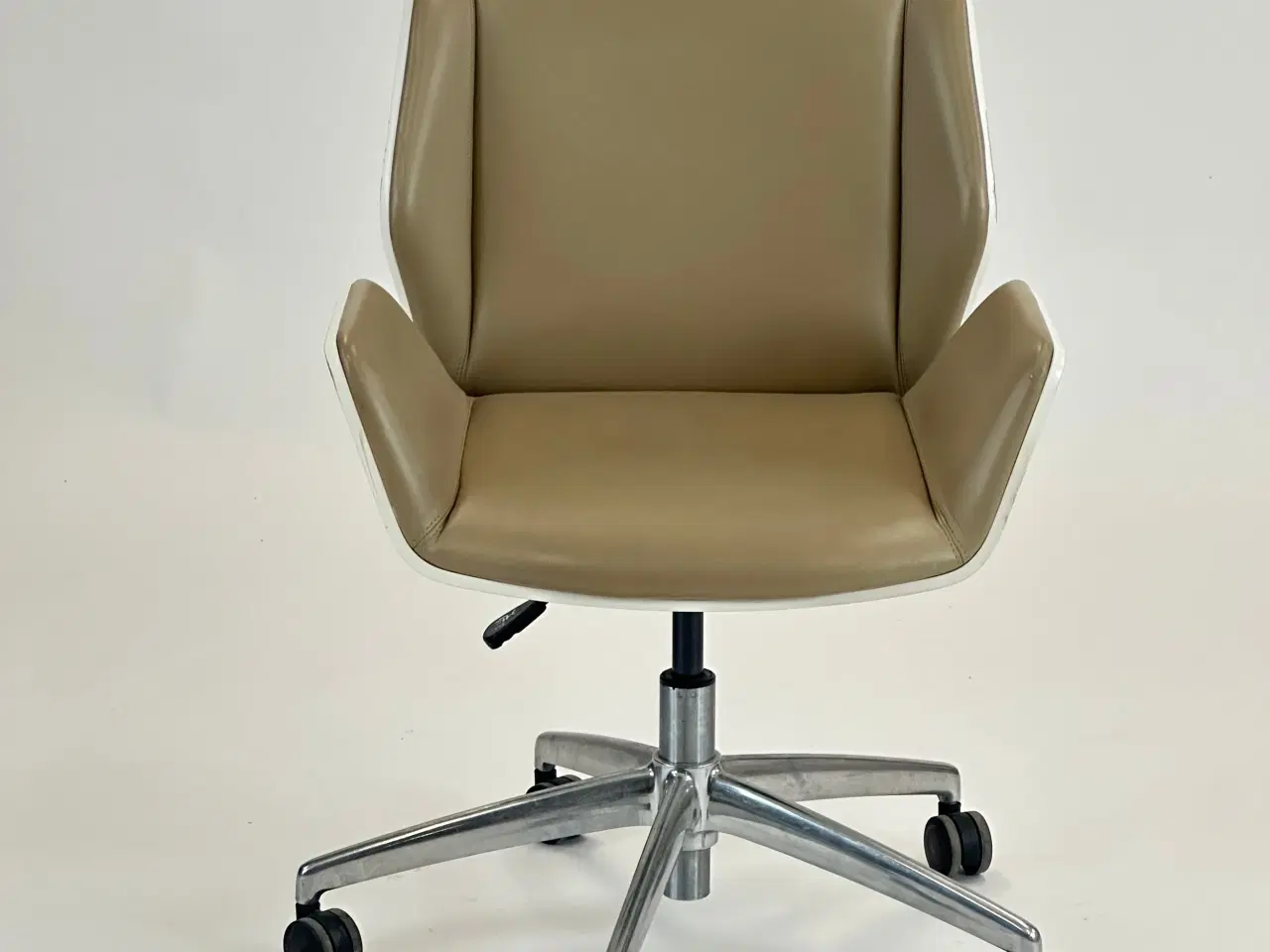 Billede 3 - Boss Design Kruze Mødestol (Beige)