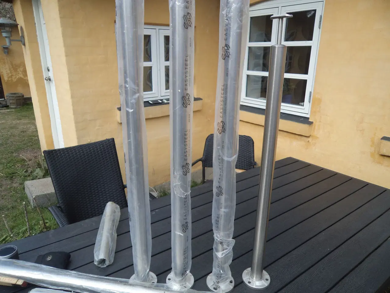 Billede 3 - Stålrør til terrasse, div dele