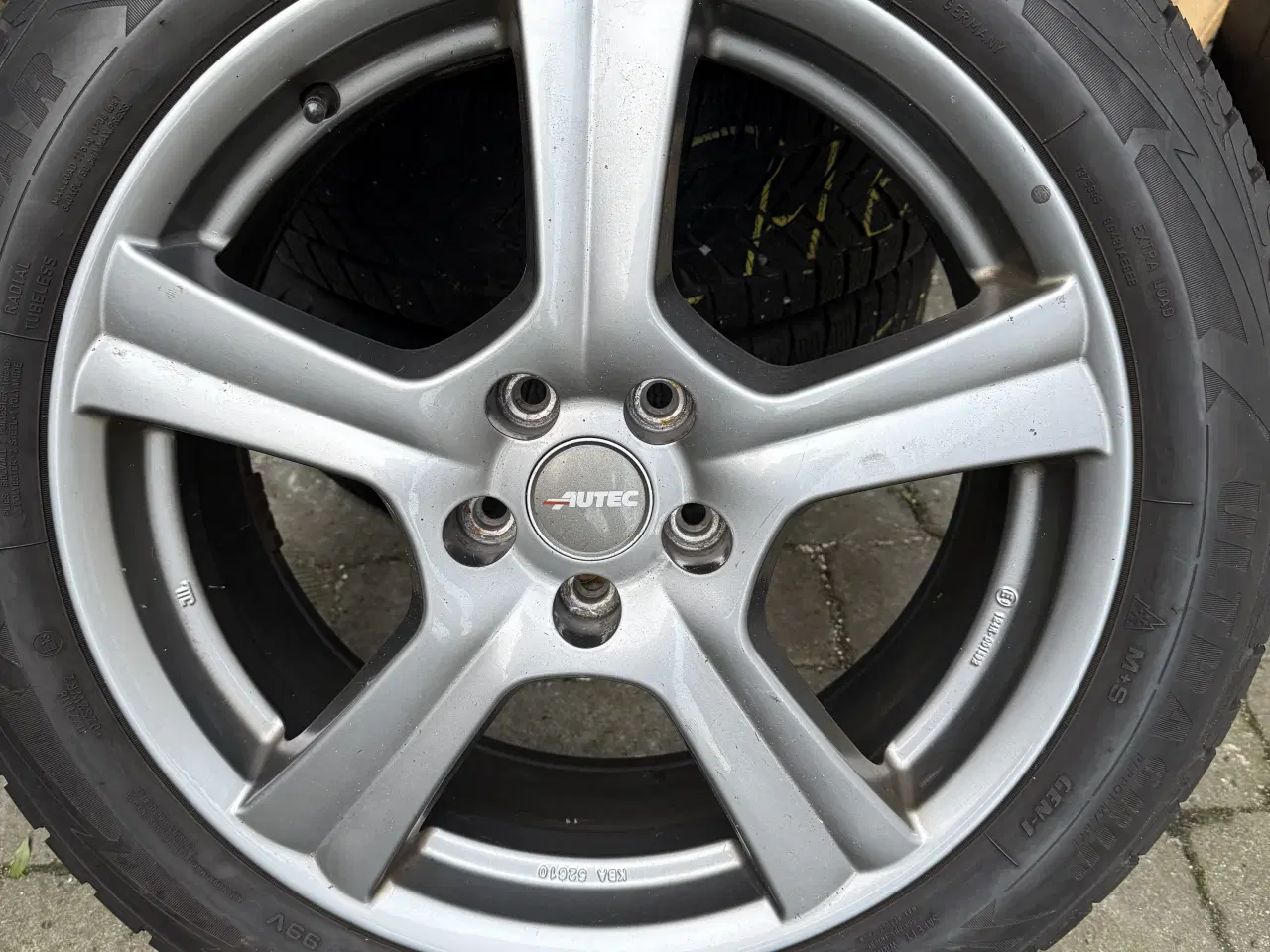 Billede 1 - 18” Alufælge med Vinterdæk