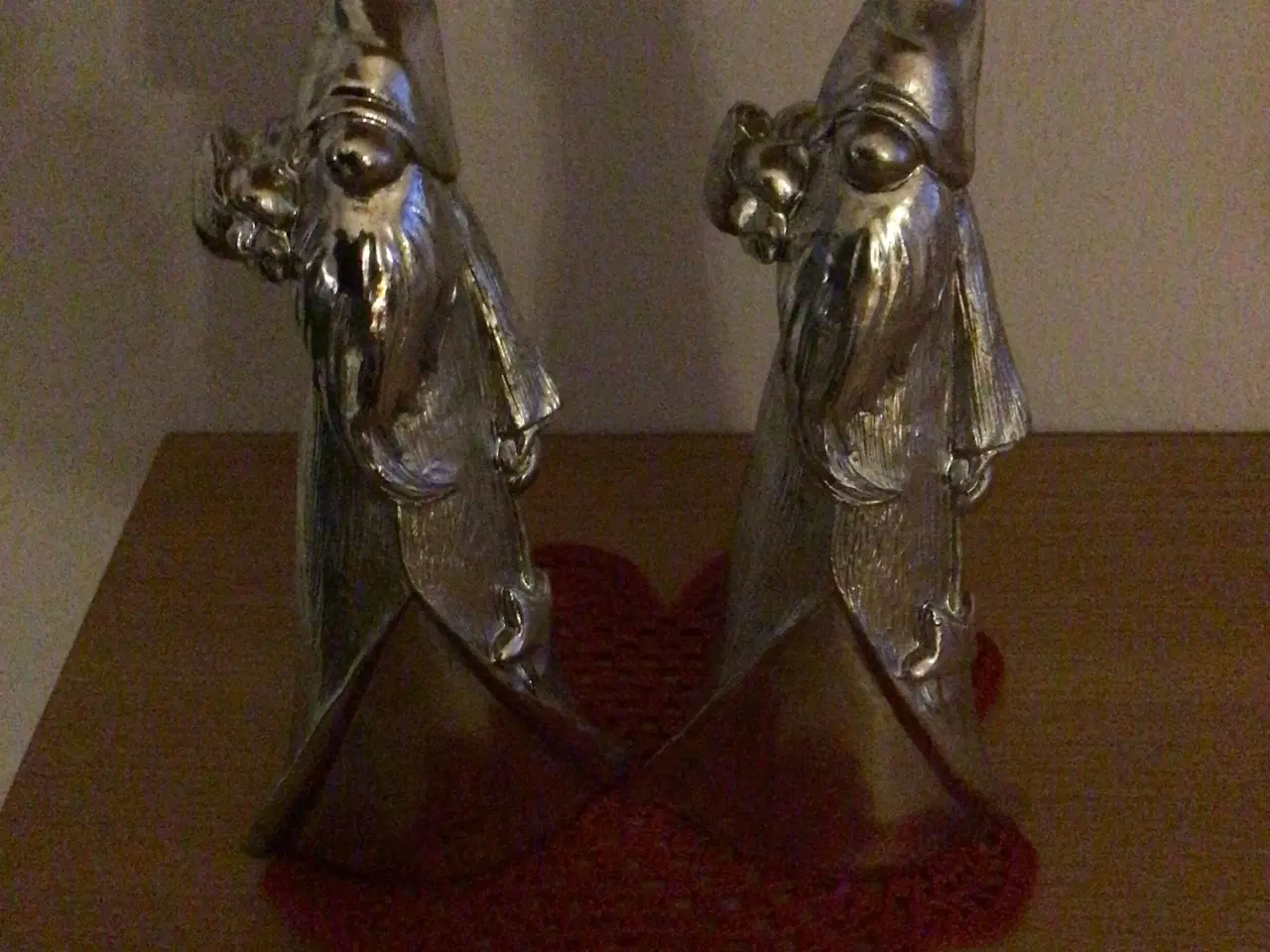 Billede 3 - 2 sølvfarvede julemænd, mrk. Lauvring