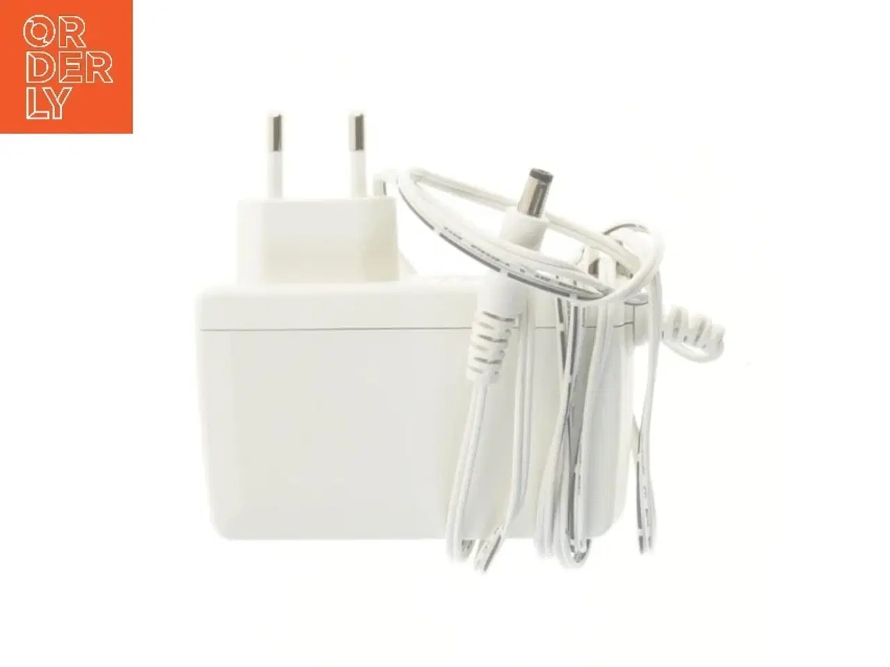 Billede 3 - Hvid strømadapter med ledning (str. 9x9 cm)