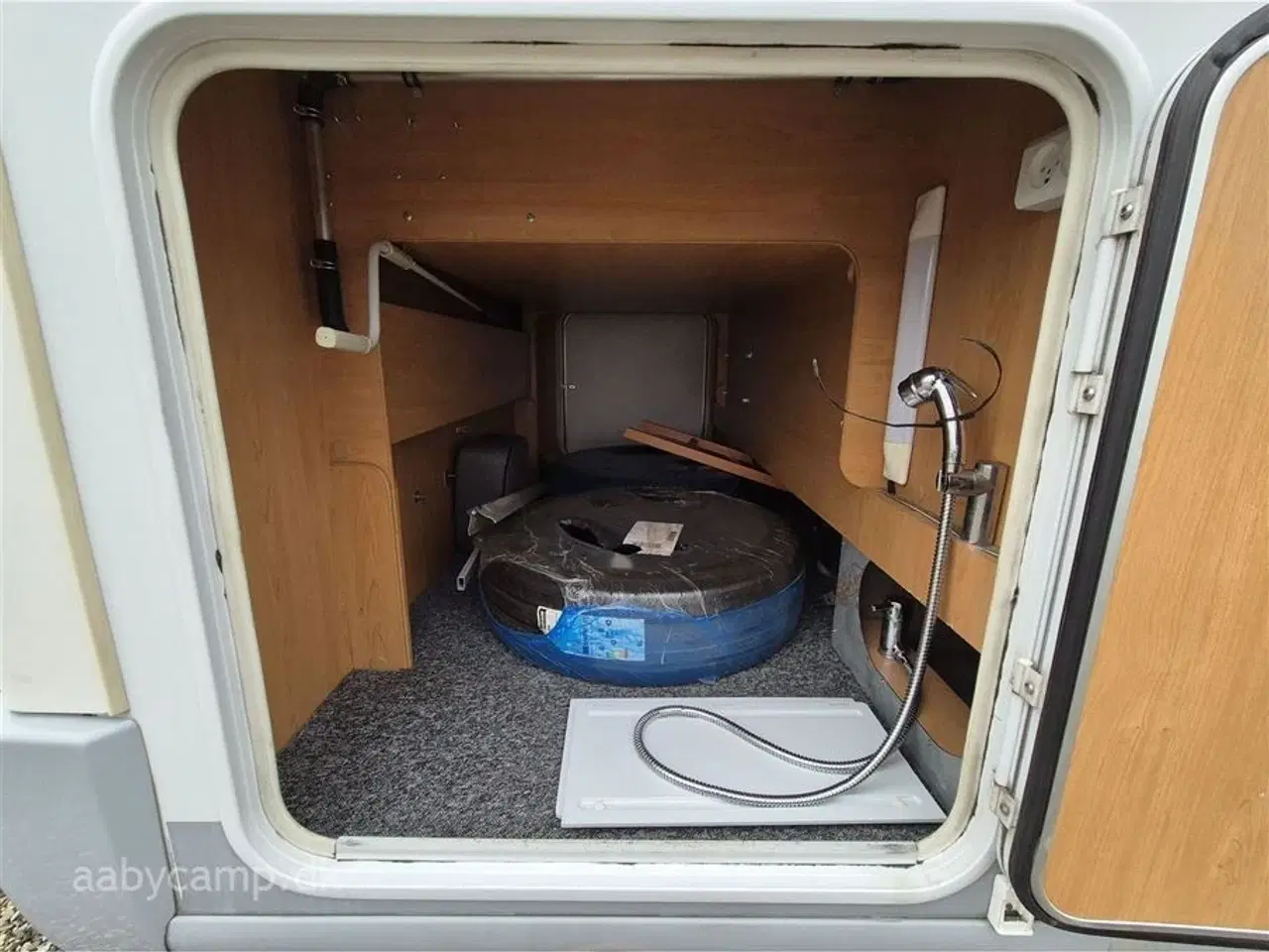 Billede 22 - 2009 - Bavaria   solceller. batteri. markise. Alde centralvarme. Anhængertræk. A/C. Queensbed. Partikelfilter. hydrauliske støtteben.   SÆLGES KUN TIL CVR !!!