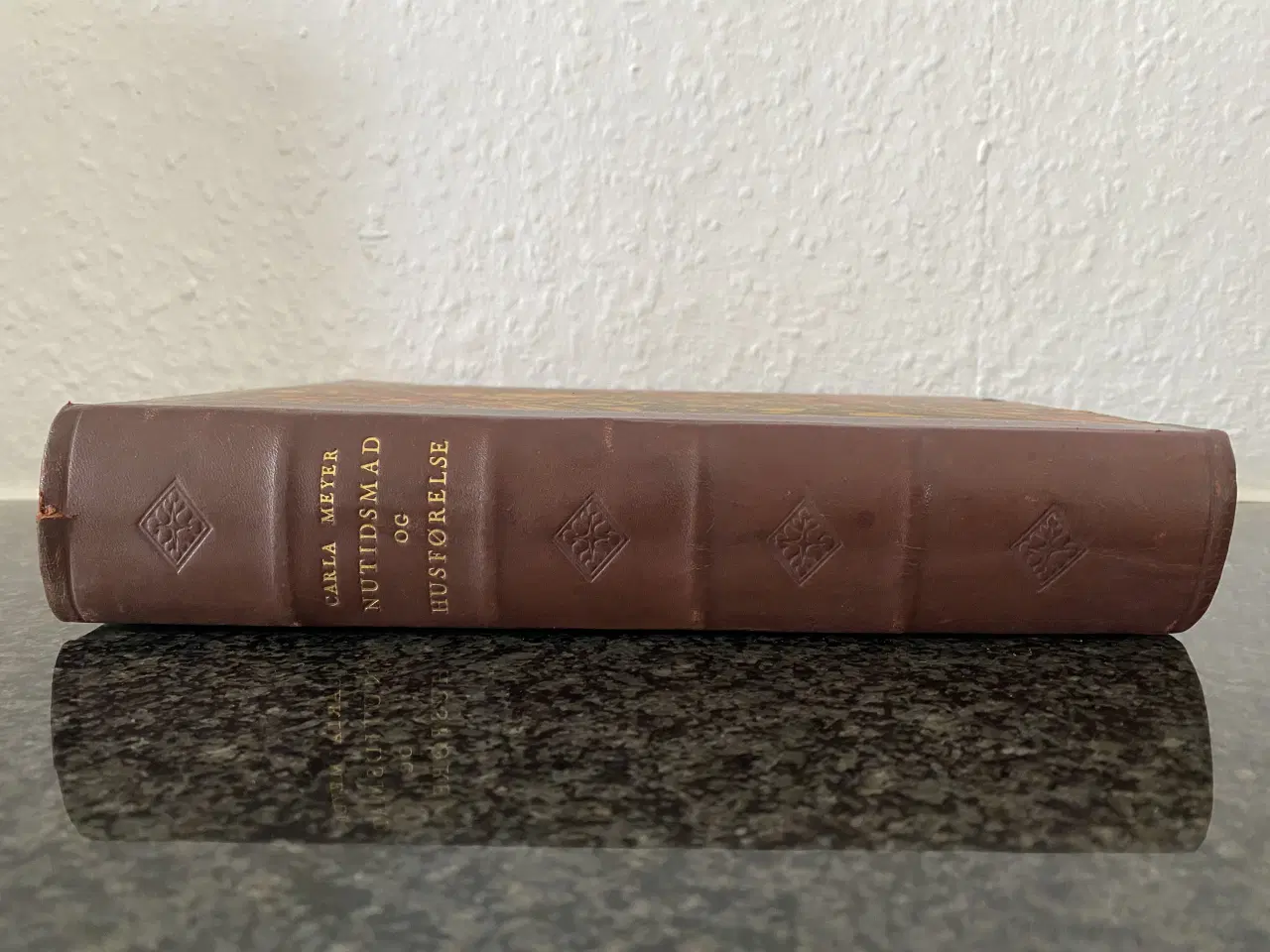 Billede 1 - Ældre bog af Carla Meyer.