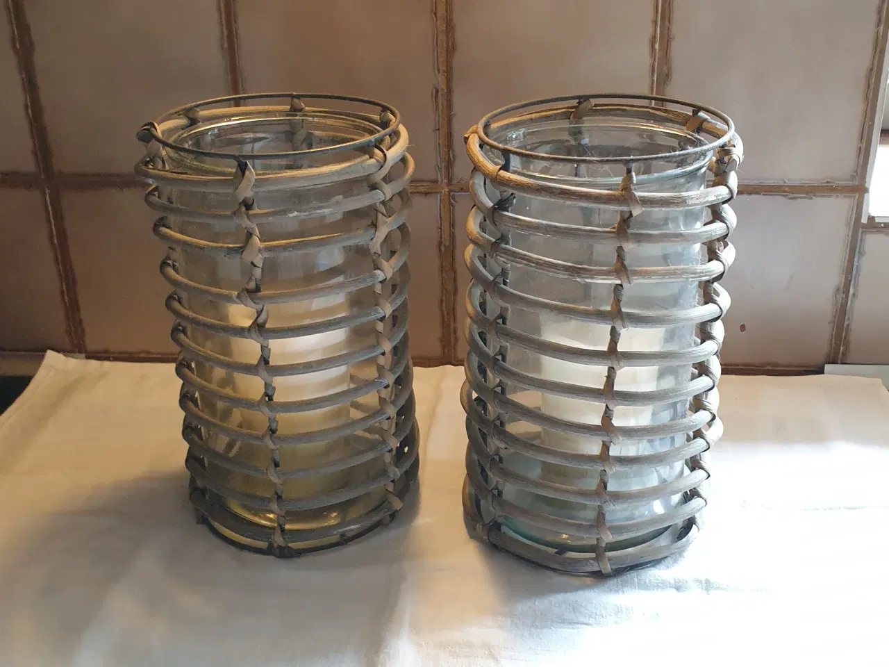 Billede 1 - Lygter bambus glas m batteri lys 2stk ialt20kr