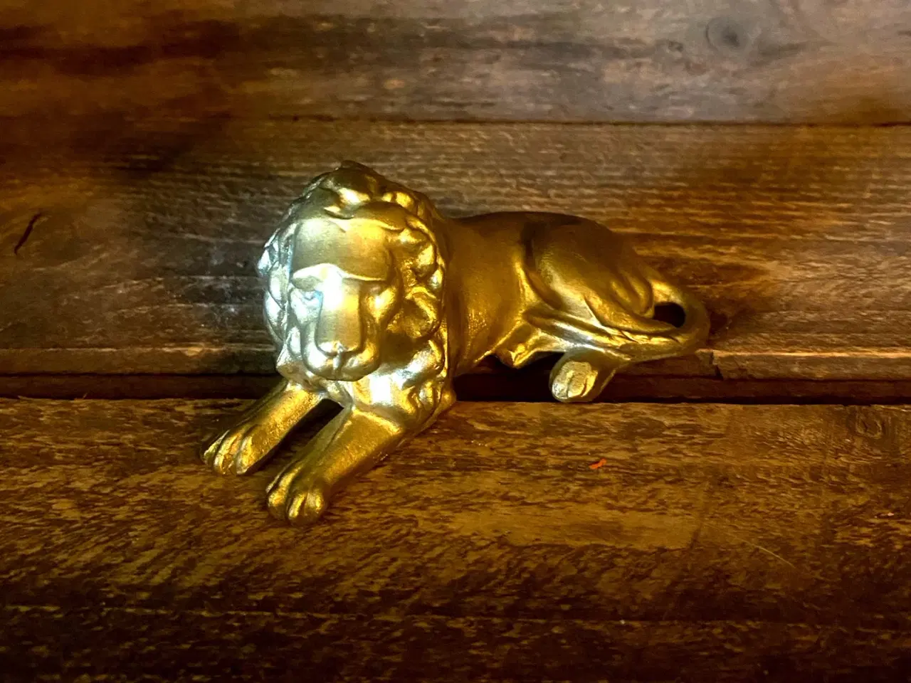 Billede 1 - * Smuk løve - i guld/bronze