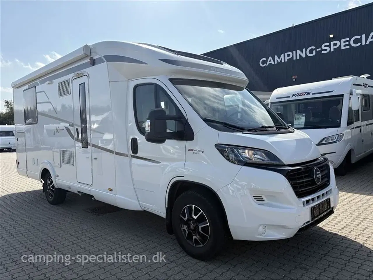Billede 2 - 2018 - Hymer Tramp CL 698   Hymer Tramp CL 698 2018 - Se den nu hos Camping-Specialisten.dk