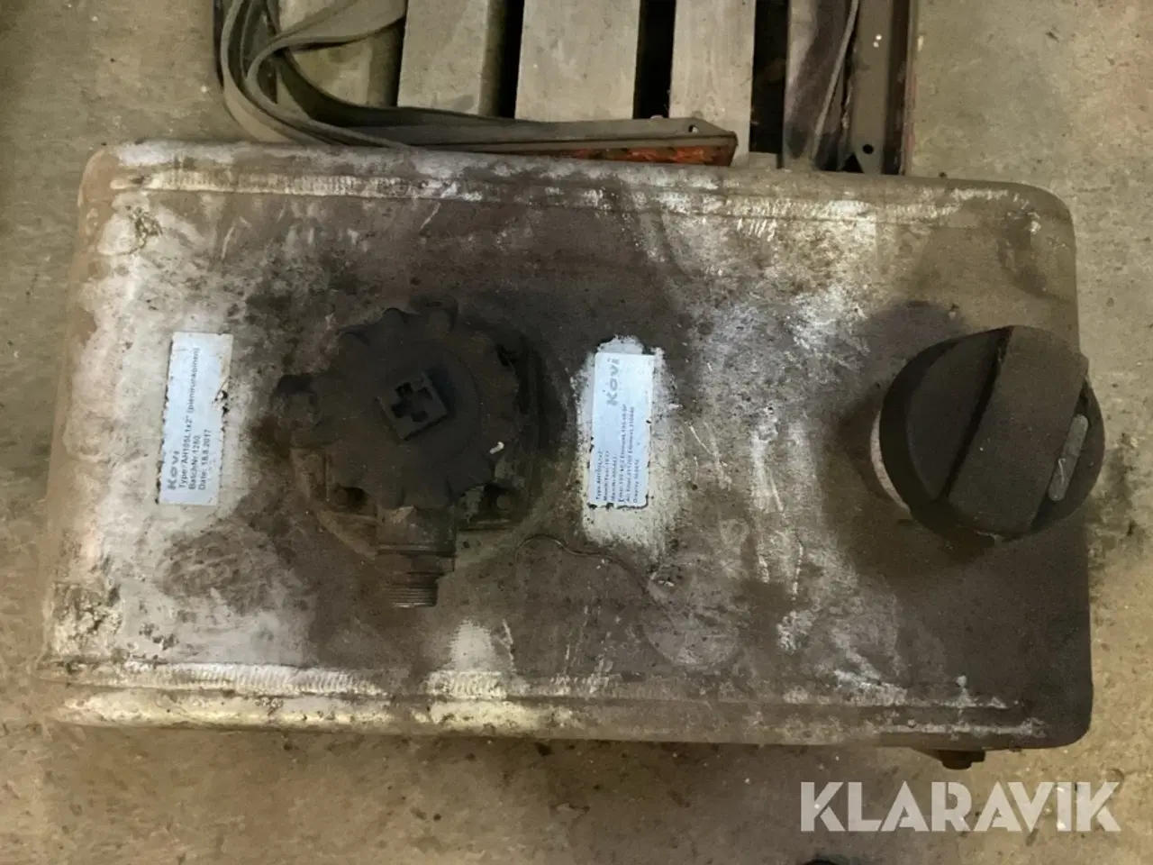Billede 6 - Tank til hydraulikolie Kopi AH105L 1x2``