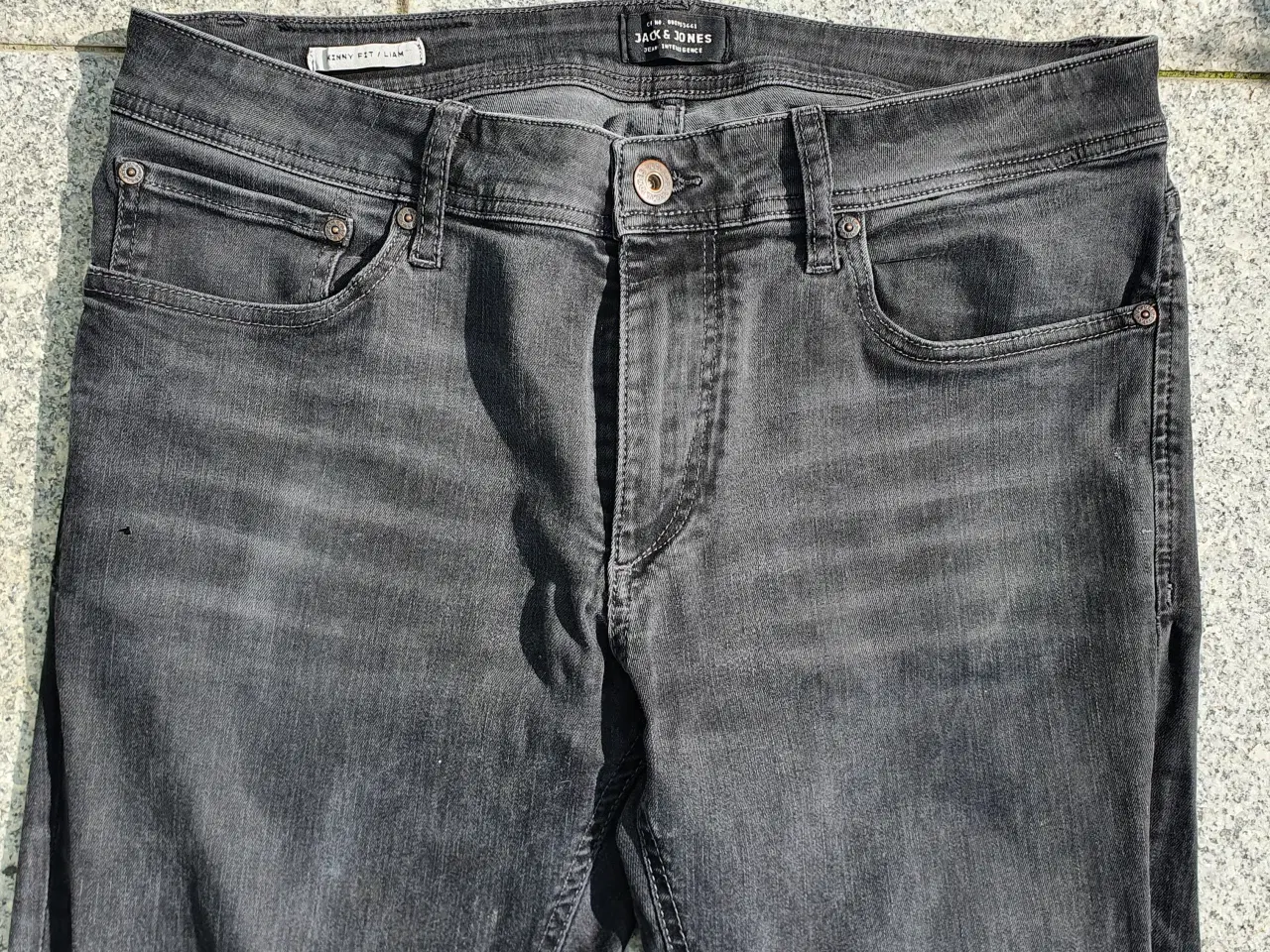 Billede 2 - Jeans. Mørkegrå. Jack and Jones.