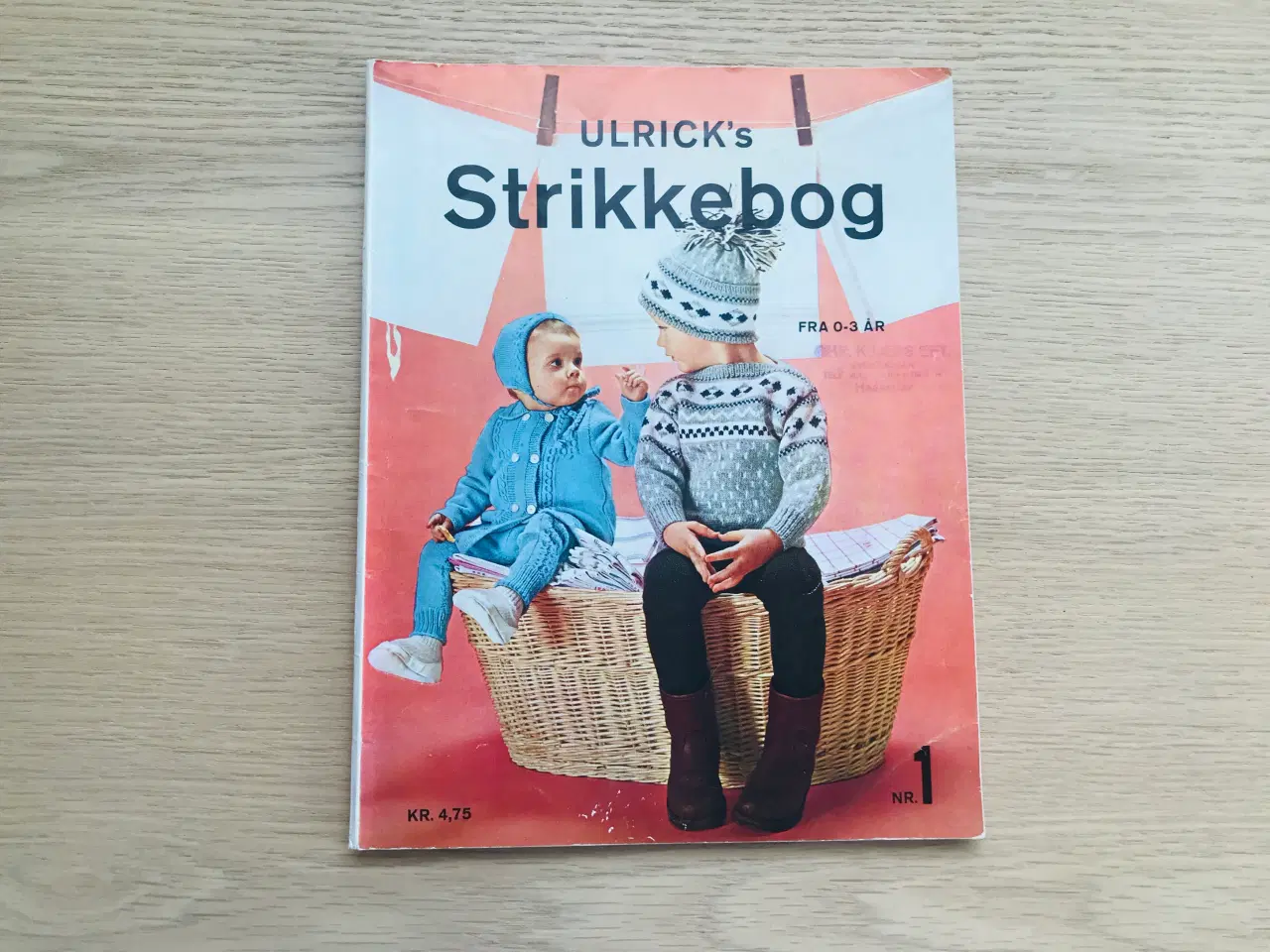 Billede 1 - Ulrick's Strikkebog  Fra 0-3 år  Nr. 1