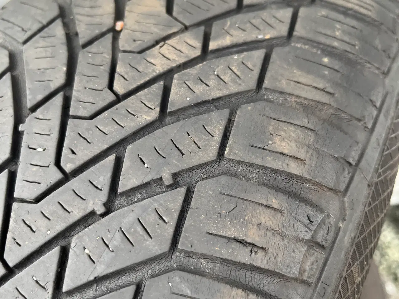 Billede 7 - 185/60R15 contintal vinterdæk 