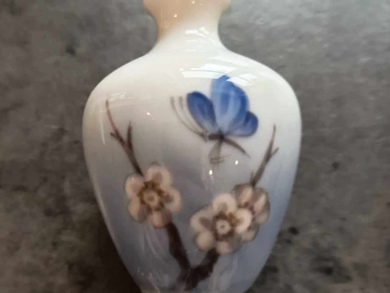 Billede 4 - 2301-395 Kgl.Porcelæns  Vase med frugtblomst og so