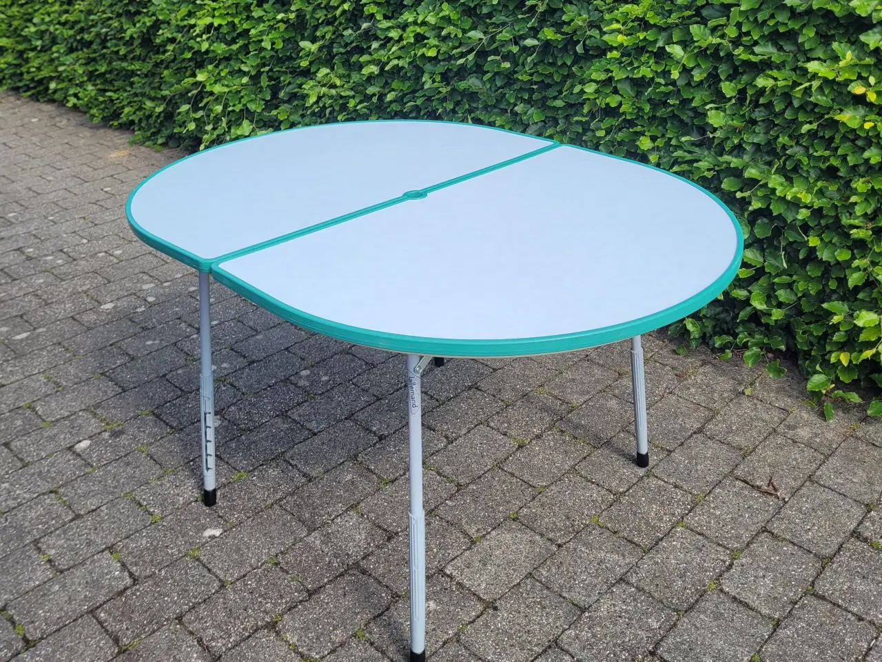 Billede 3 - Campingbord, meget stabilt og praktisk. 