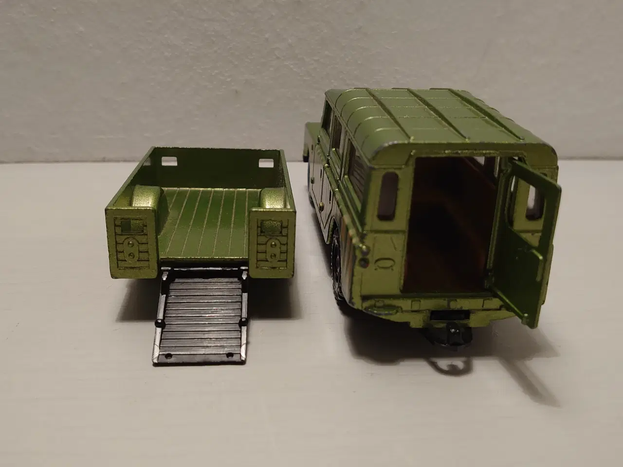 Billede 3 - Corgi WB 109 Land Rover med trailer. 1:36