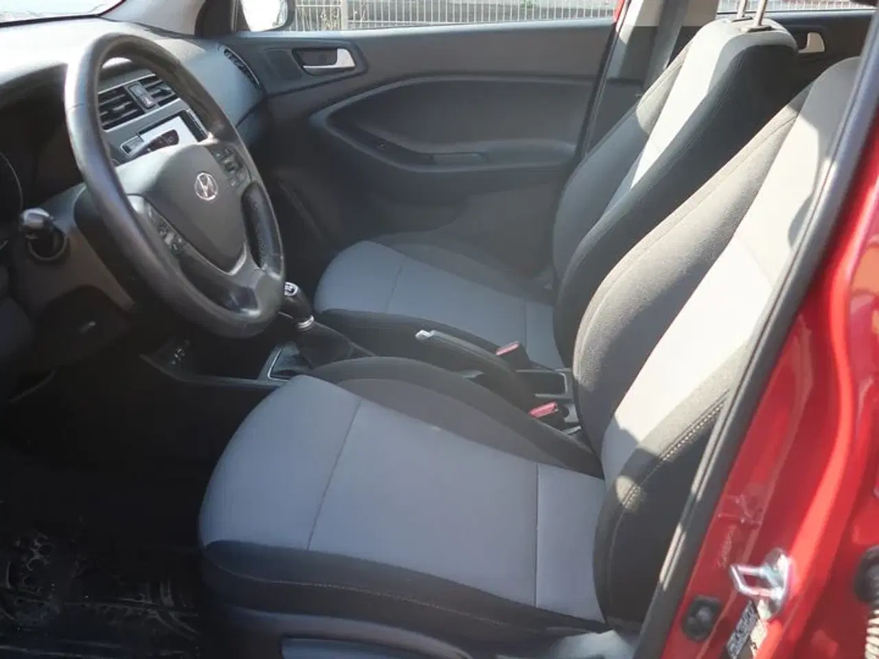 Billede 8 - Personbil HYUNDAI I20 1.25 5-dørs Hatchback (Momsfri)