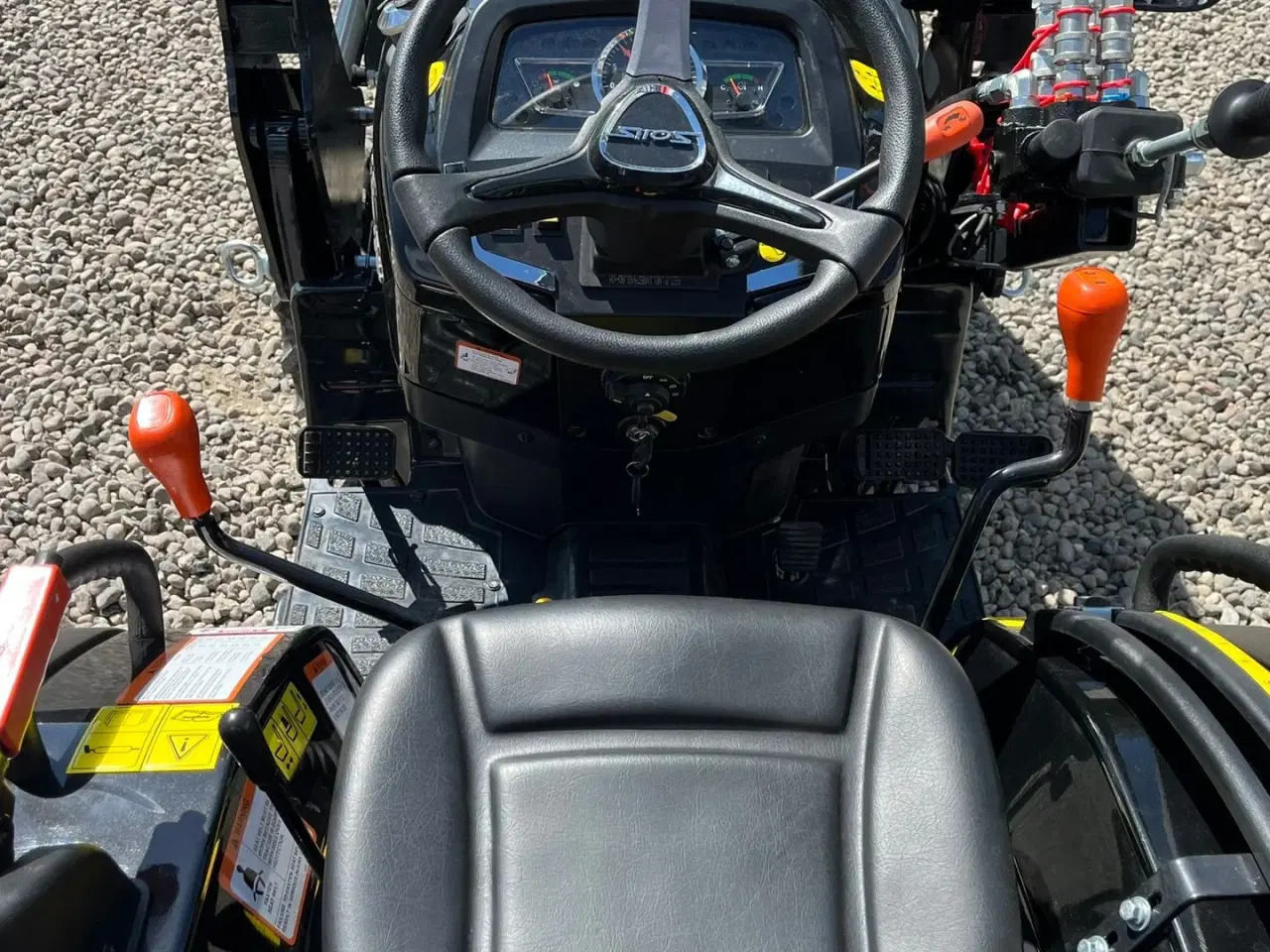 Billede 7 - Solis S26 6+2 gearmaskine Limited Edition i sort med brede hjul og Fuldhydraulisk frontlæsser