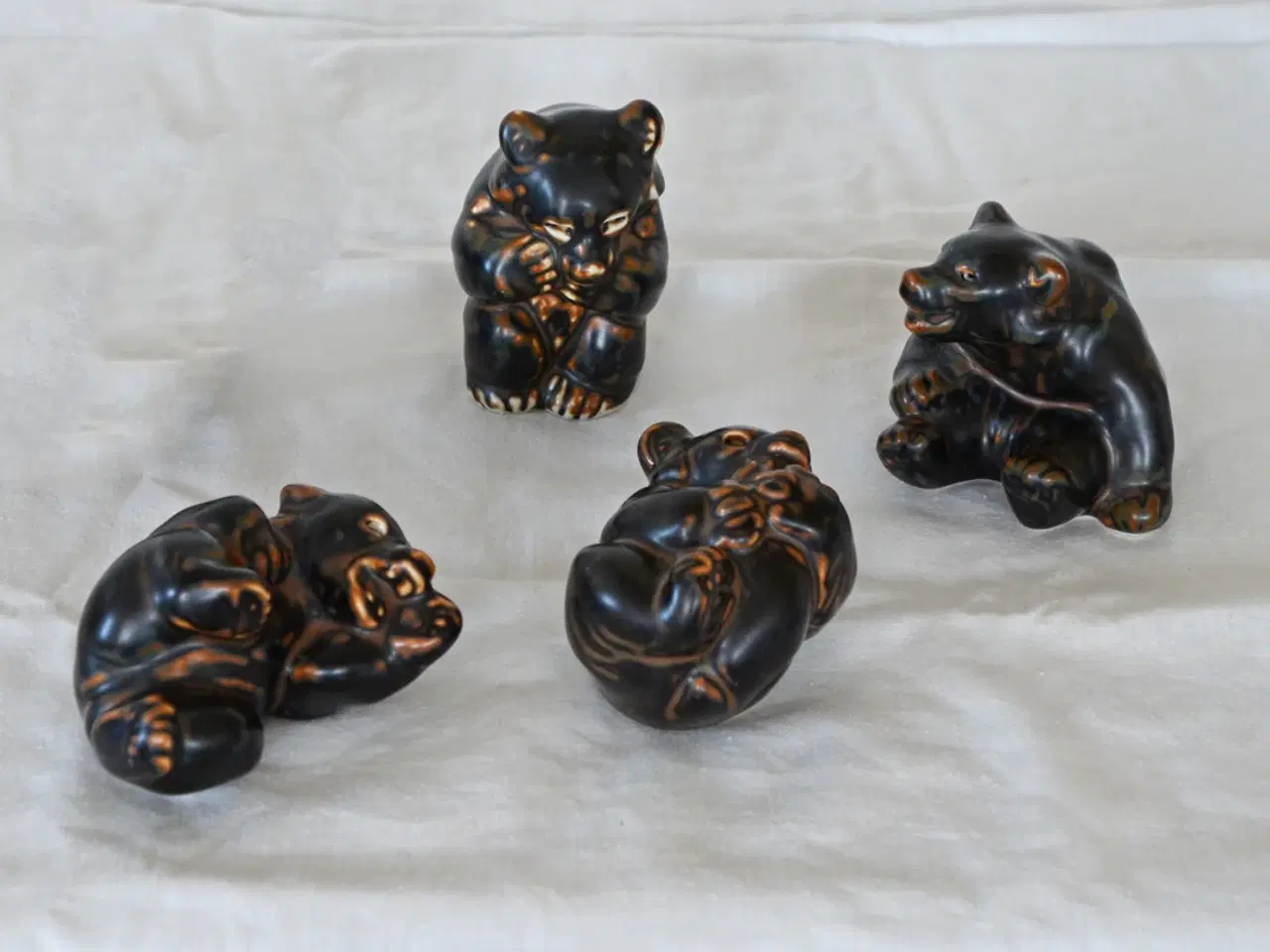 Billede 1 - 4 Bjørneunger i brunt stentøj - Royal Copenhagen		