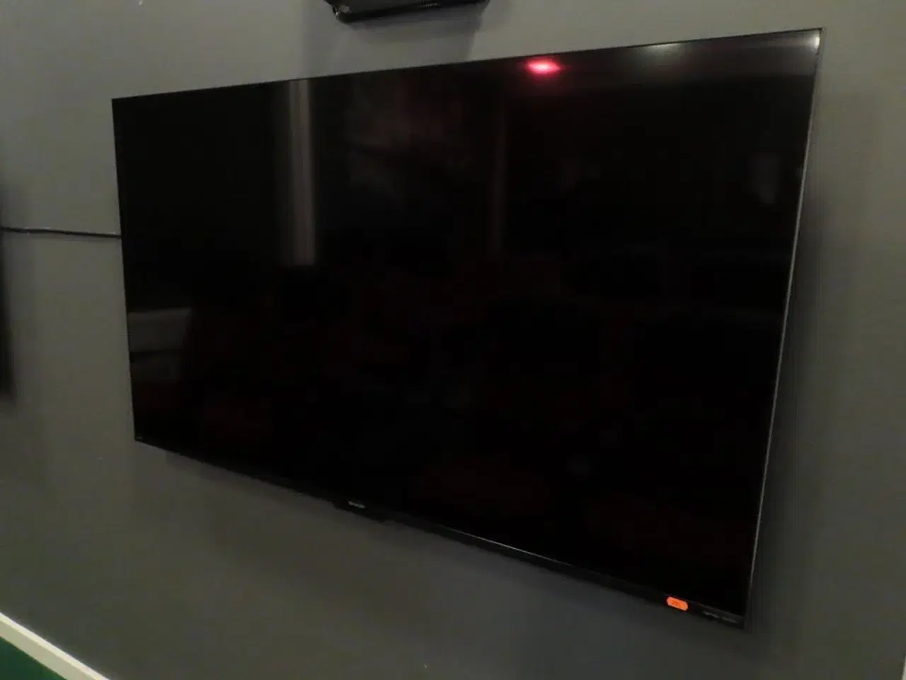 Billede 1 - 48" SMART TV, SHARP AQUOS med fjernbetjening og vægbeslag