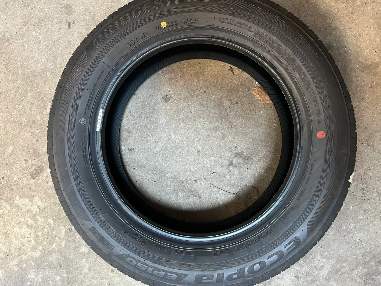 Billede 2 - Bridgestone sommerdæk 175/65-15 spritnye