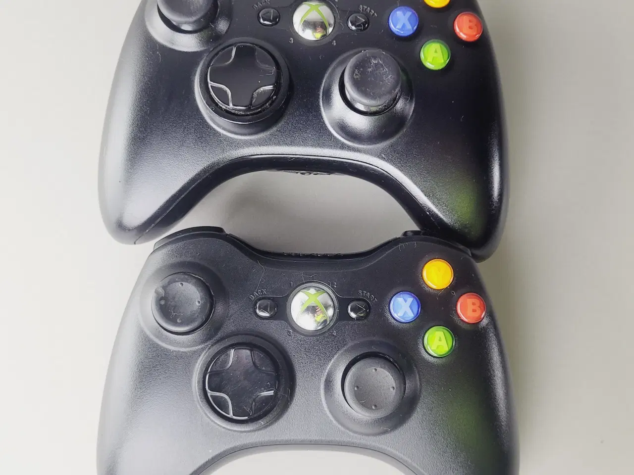 Billede 1 - ⭐️· 2 stk. originale Xbox 360 controllere