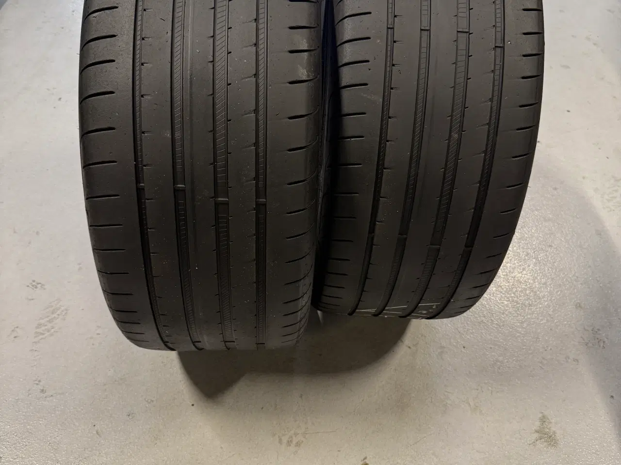 Billede 1 - 2 stks brugte Goodyear 275/35 22