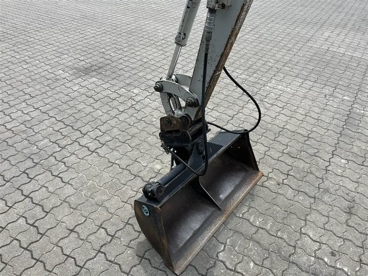 Billede 6 - Takeuchi TB 016 Halv automatisk fæste med kipbar planerskovl