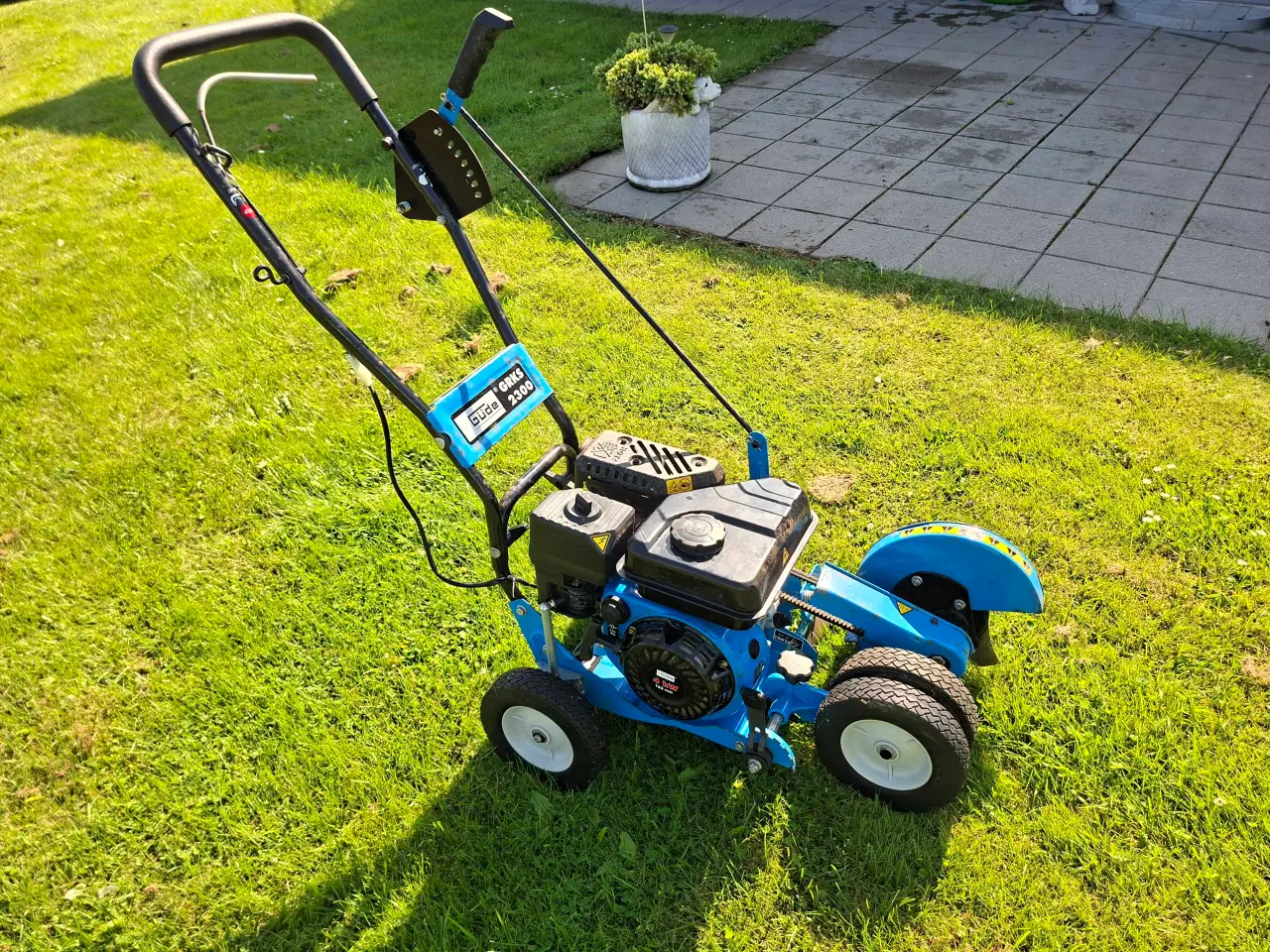 Billede 1 - Kantskærer til græs