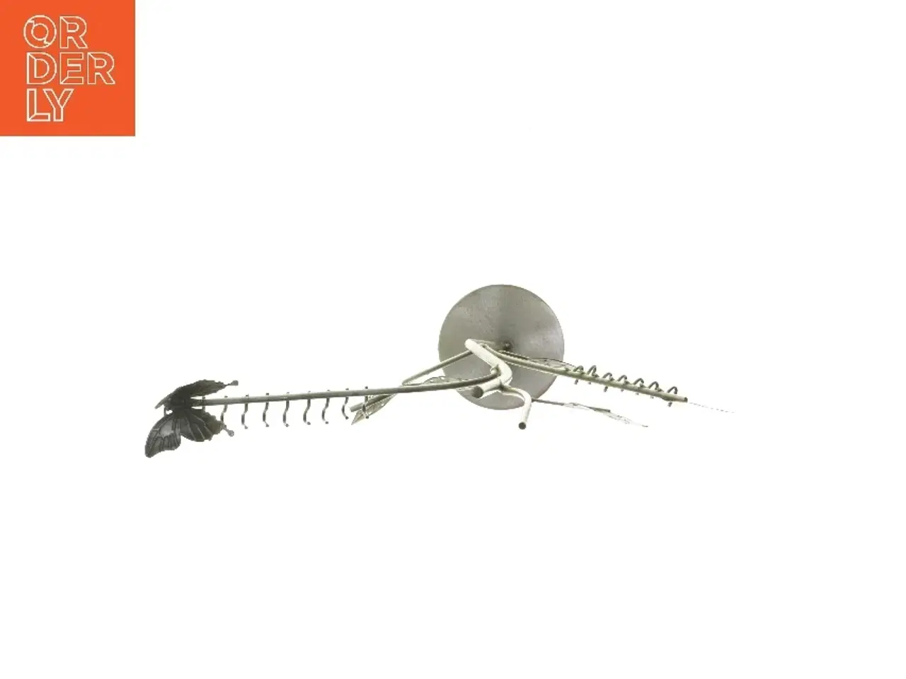 Billede 2 - Metal smykkeholder med blad- og sommerfugldetaljer (str. 41,5x40 cm)