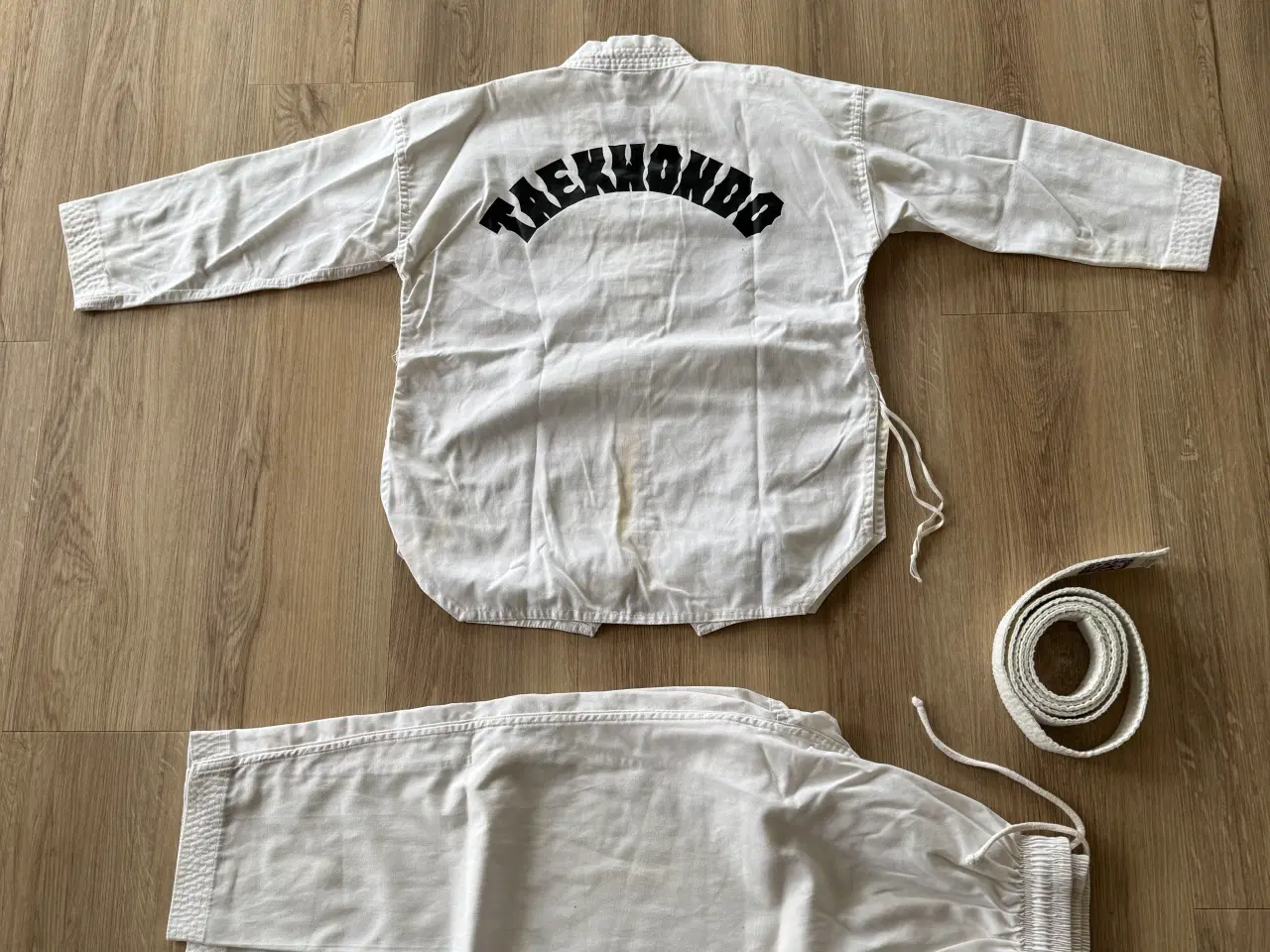 Billede 2 - Taekwondo dragt str 130