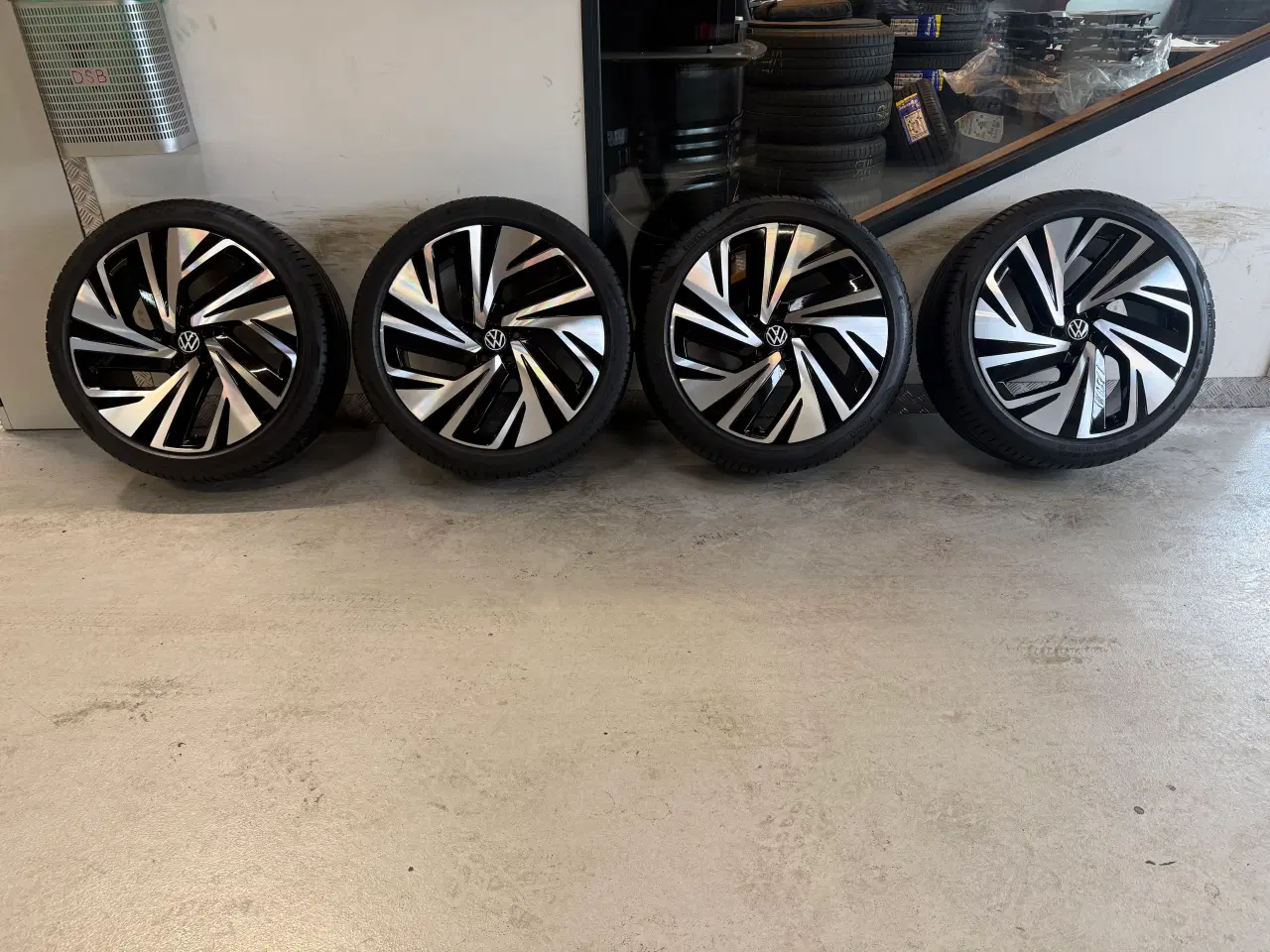 Billede 1 - Originale 21” vw id4/id alufælge med Pirelli dæk