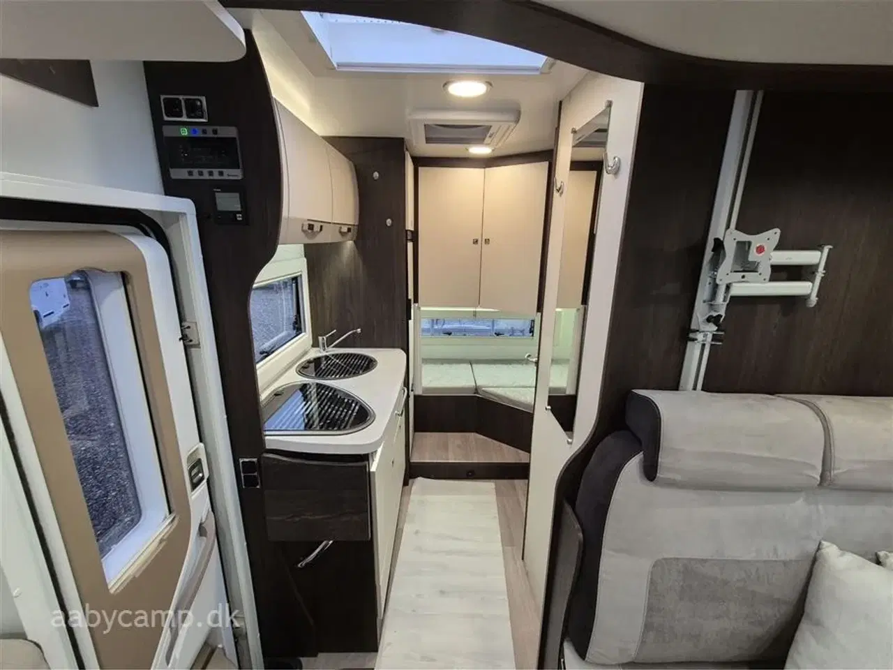 Billede 14 - 2020 - Benimar Tessoro 483   Nk pakke. Automatgear. solceller. Lithium batteri. inverter. maxxfan. Duo control. Markise. helårsdæk. undervognsbehandlet