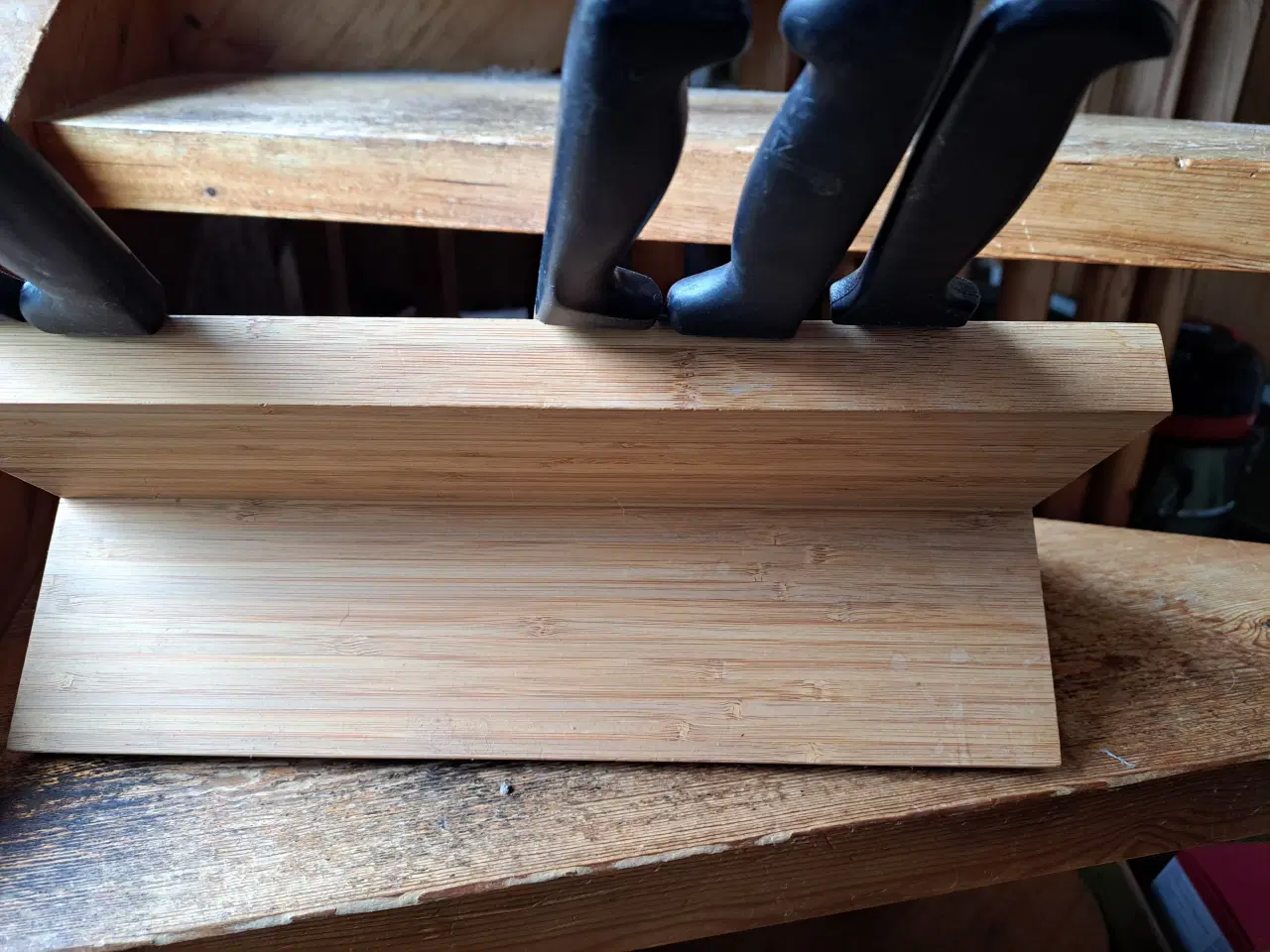 Billede 4 - Kniv holder med magnet til knivene