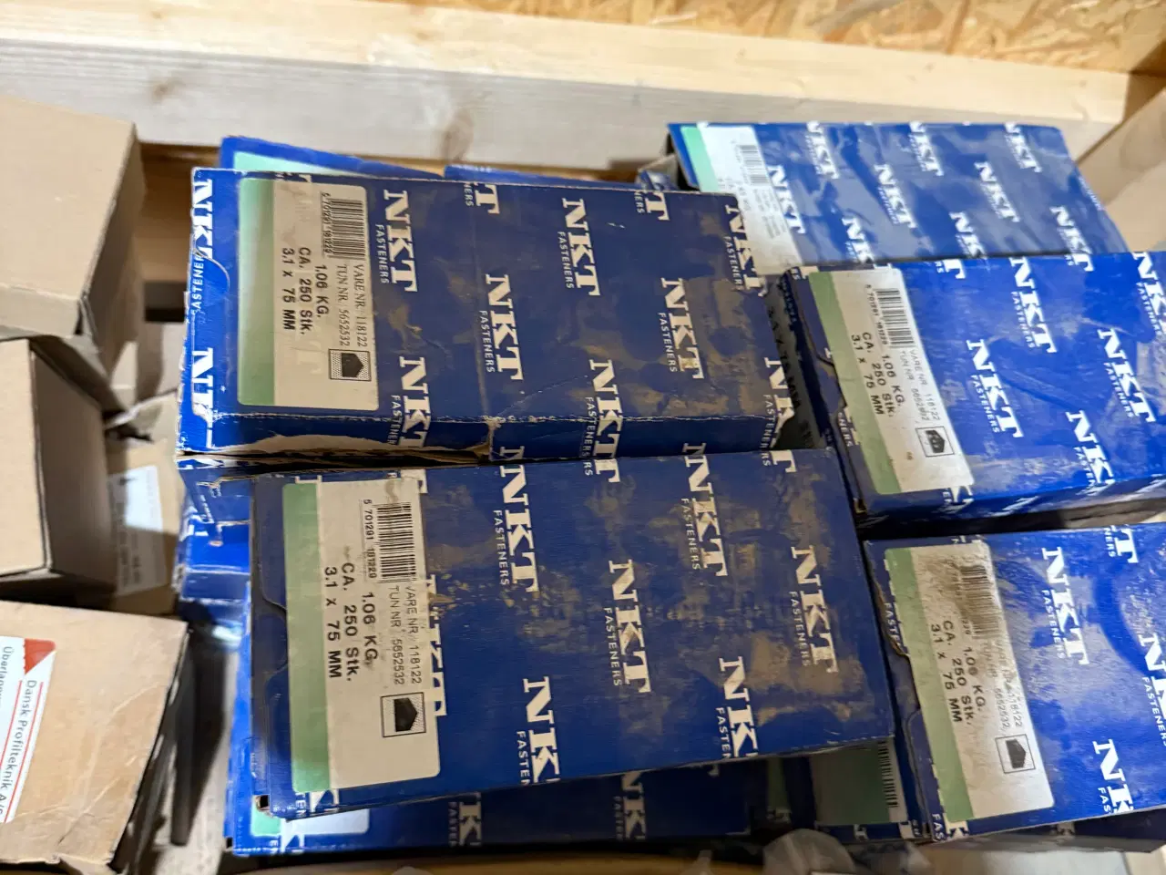 Billede 5 - Søm skruer og beslag