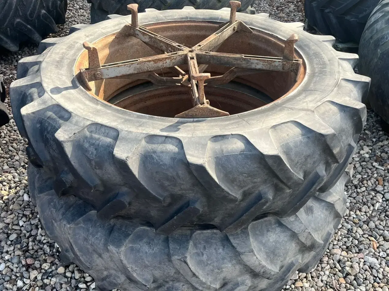 Billede 3 - Michelin 14.9 R38 5 arme med bredeklør