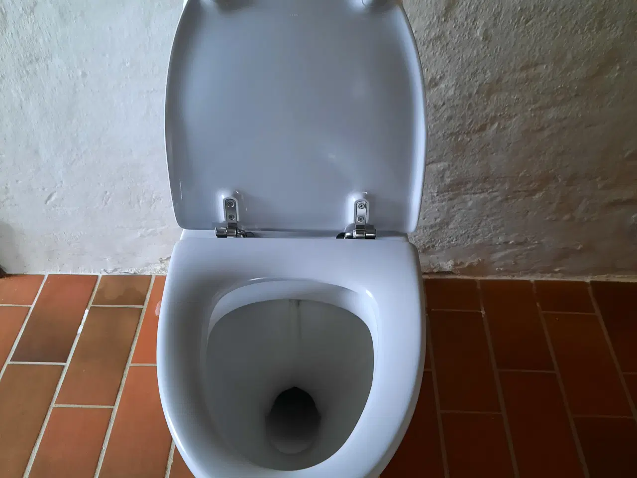 Billede 3 - IFØ Cera Toilet Hvid Porcelæn med Lysegrå Pressali