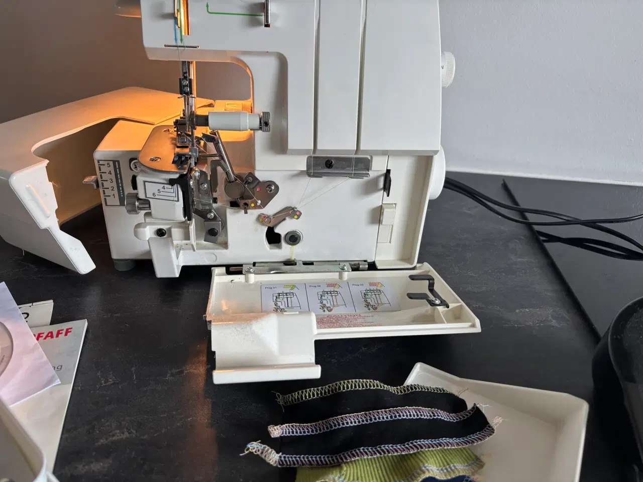 Billede 2 -  Pfaff  hobbylock  4764 overlocker 