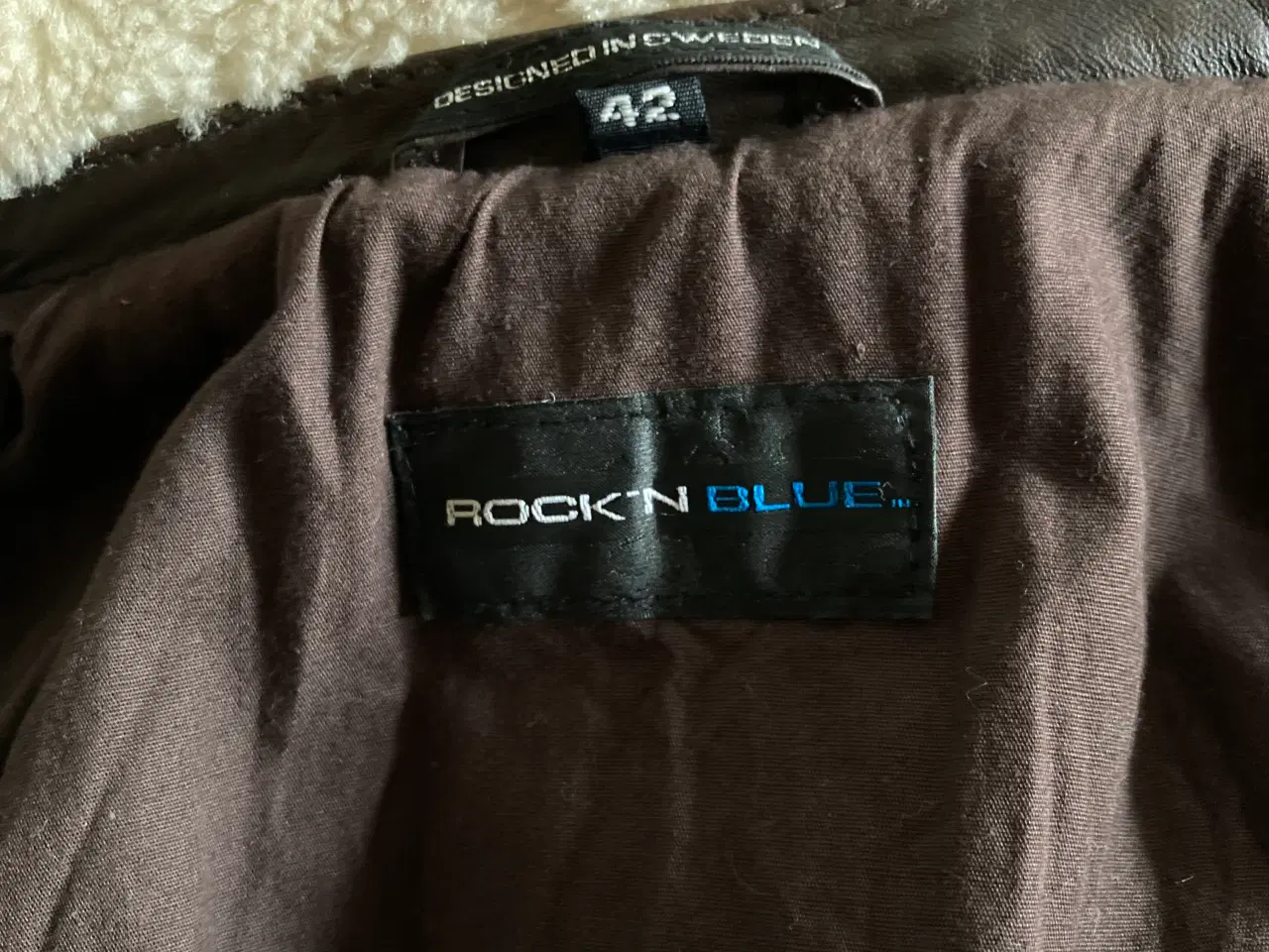 Billede 9 - Rockandblue læderjakke i bikerstil, str 42, 