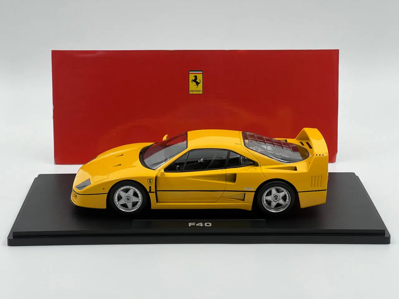 Billede 2 - 1987 Ferrari F40 - 1:18