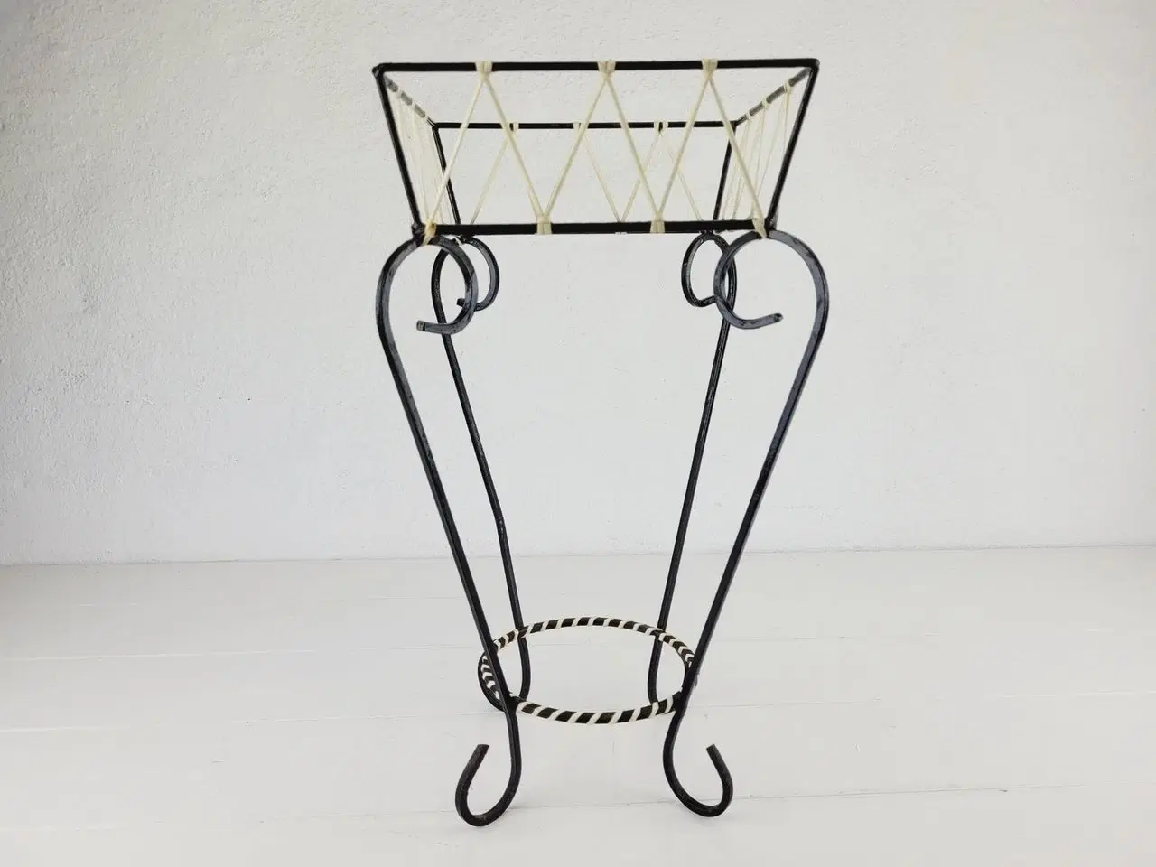 Billede 1 - ⭐️ Vintage Plante / Blomsteropsats i Metal
