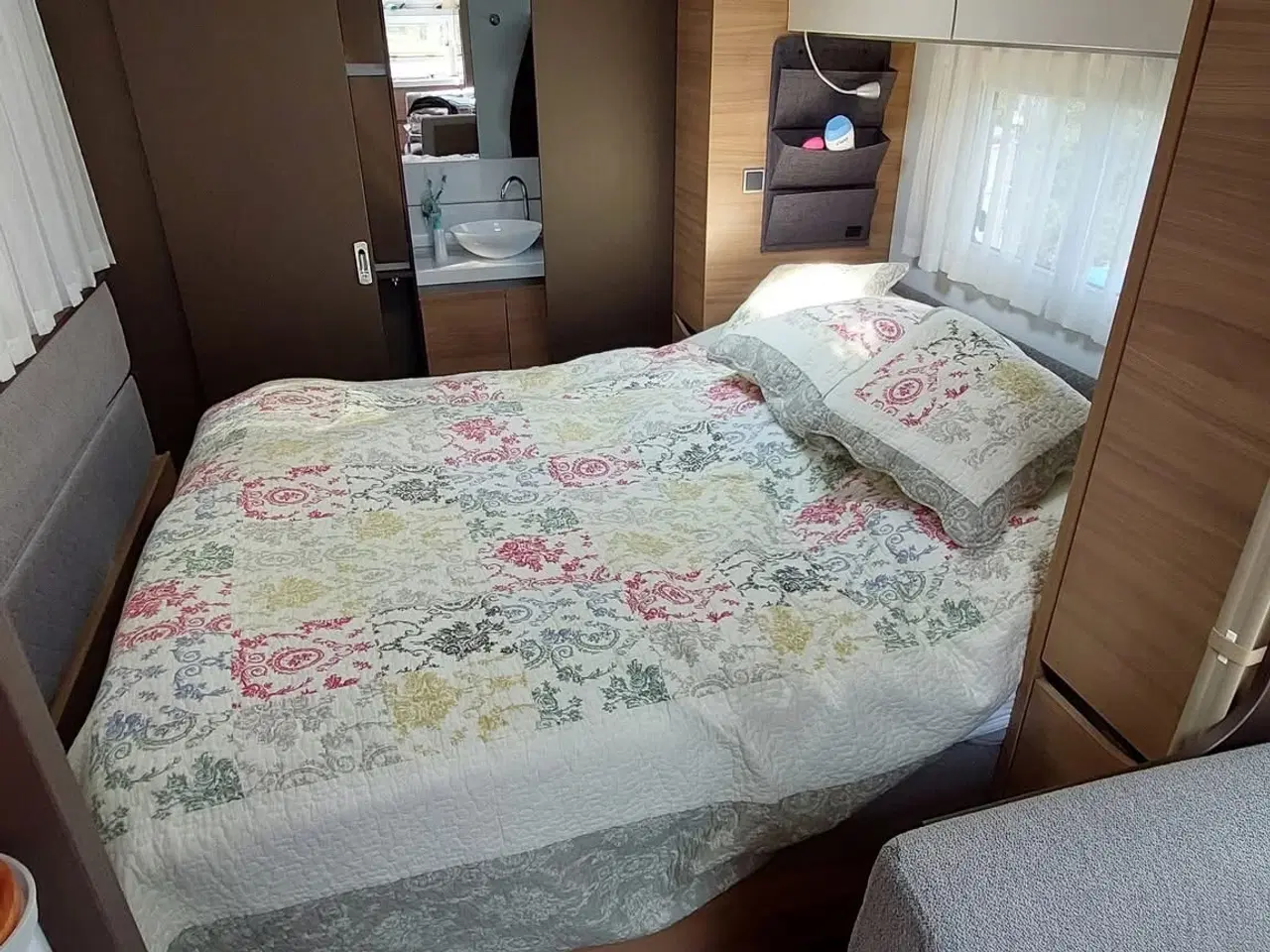 Billede 6 - Adria Alpina 663 HT – luksus campingvogn med alt.