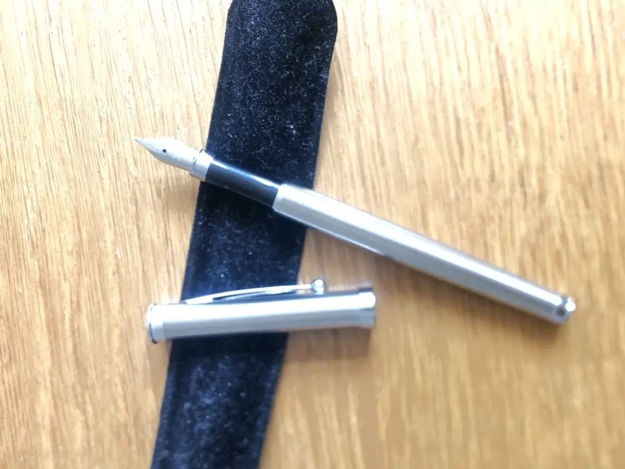 Billede 1 - Fyldepen i rustfrit stål med iridium spids
