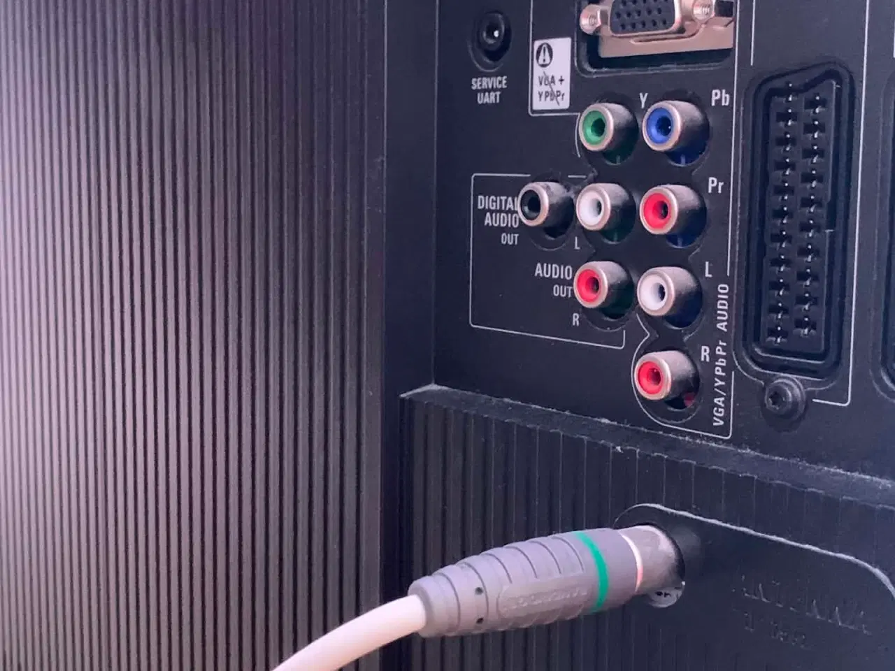 Billede 5 - Flot Philips Ambilight TV med bord på hjul