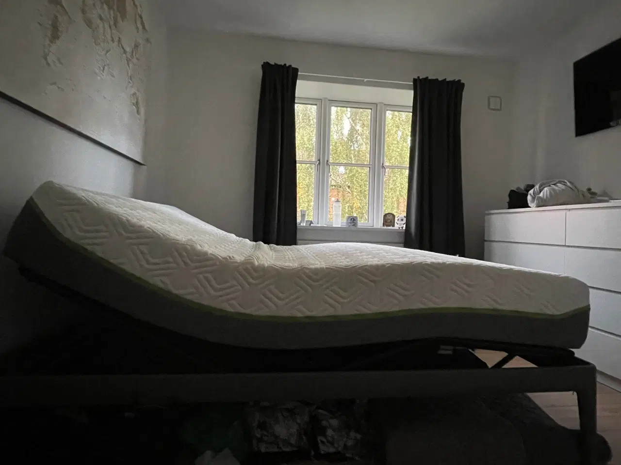 Billede 3 - Elevationsseng med Tempur madras 