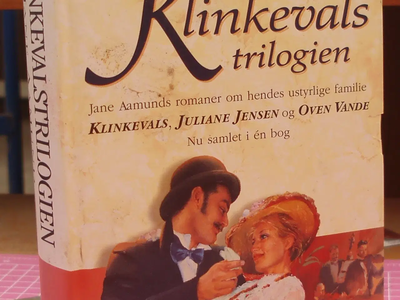 Billede 1 - Klinkevalsens Trilogien af Jane Aamund