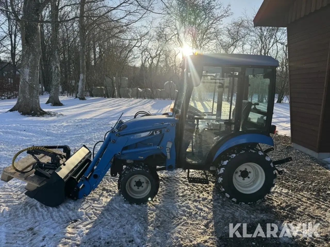 Billede 8 - Traktor LS J27 med frontlæsser