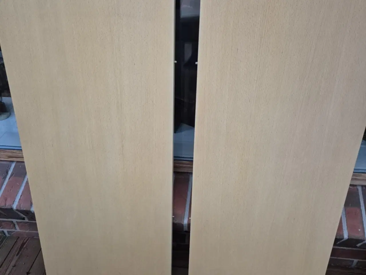 Billede 6 - Spisebordssæt med 6 stole og 2 tillægsplader