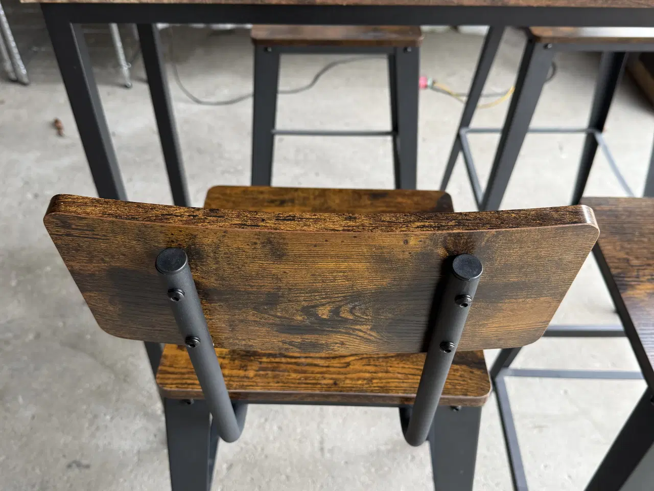 Billede 7 - 4 VASAGLE barstol & bord i industrielt design