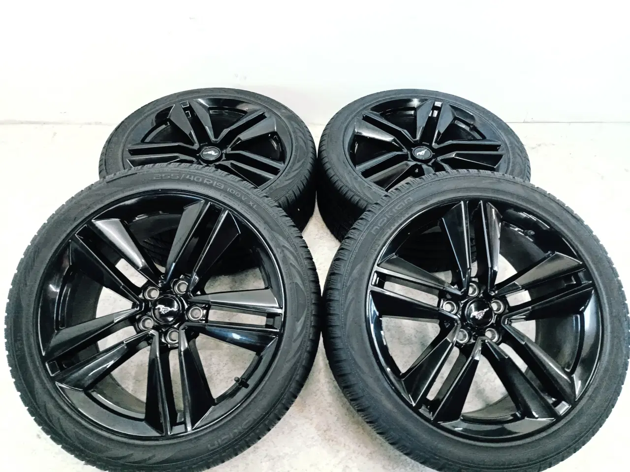 Billede 3 - 5x114,3 19" ET45 nav 70,1ø FORD MUSTANG vintersæt